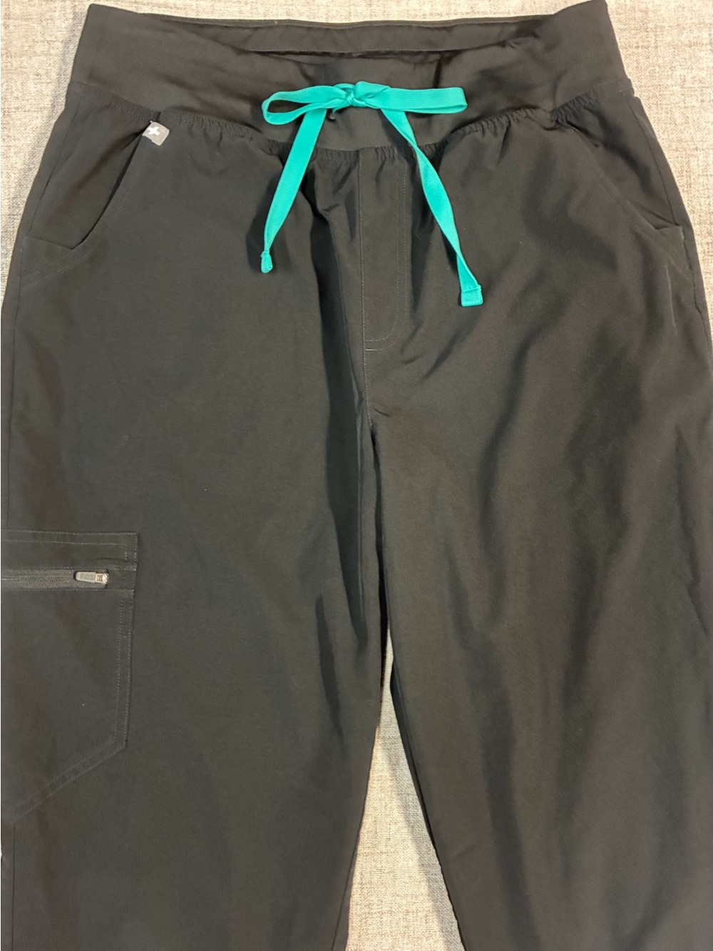 FIGS Technical Collection Zamora™ Jogger Scrub Pants- size medium – tall